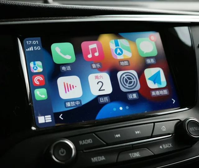 Apple CarPlay and Android Auto
